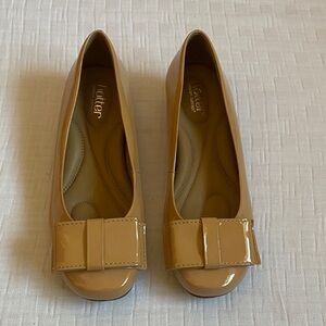 HOTTER  Women's Beige Patent Bow Loafers